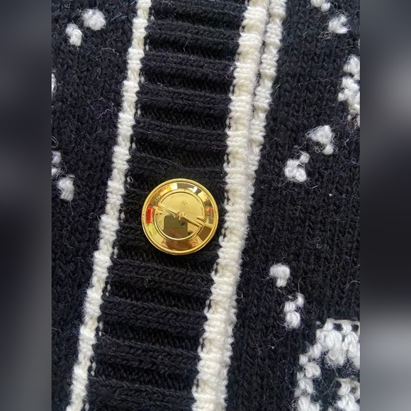 Gucci Black & White GG Jacquard Knit Cardigan - Picture 3 of 7